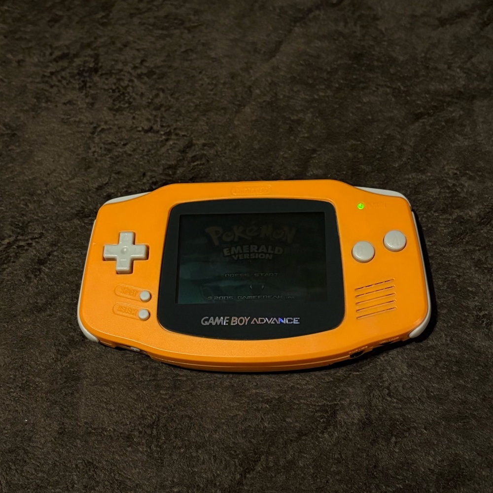 Custom Gameboy Advance Charizard Orange - Picture 2 of 3